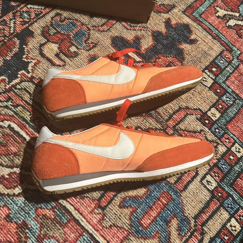 Nike Oceania Sneakers